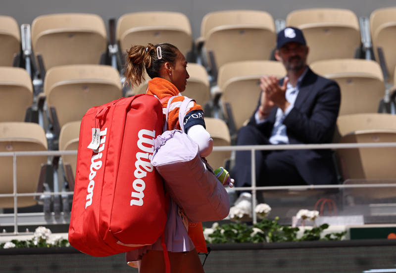 皇冠信用盘代理流程_法网︱不敌萨巴伦卡后泪洒发布会皇冠信用盘代理流程，郑钦文坦言需要时间消化这场失利