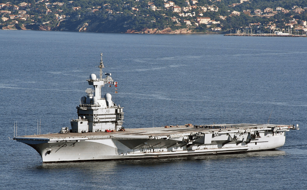 皇冠信用网最新地址_法国航母刚进入南海皇冠信用网最新地址，迎面遇上40艘中国军舰？法高官称做好开战准备，比美舰受尊重