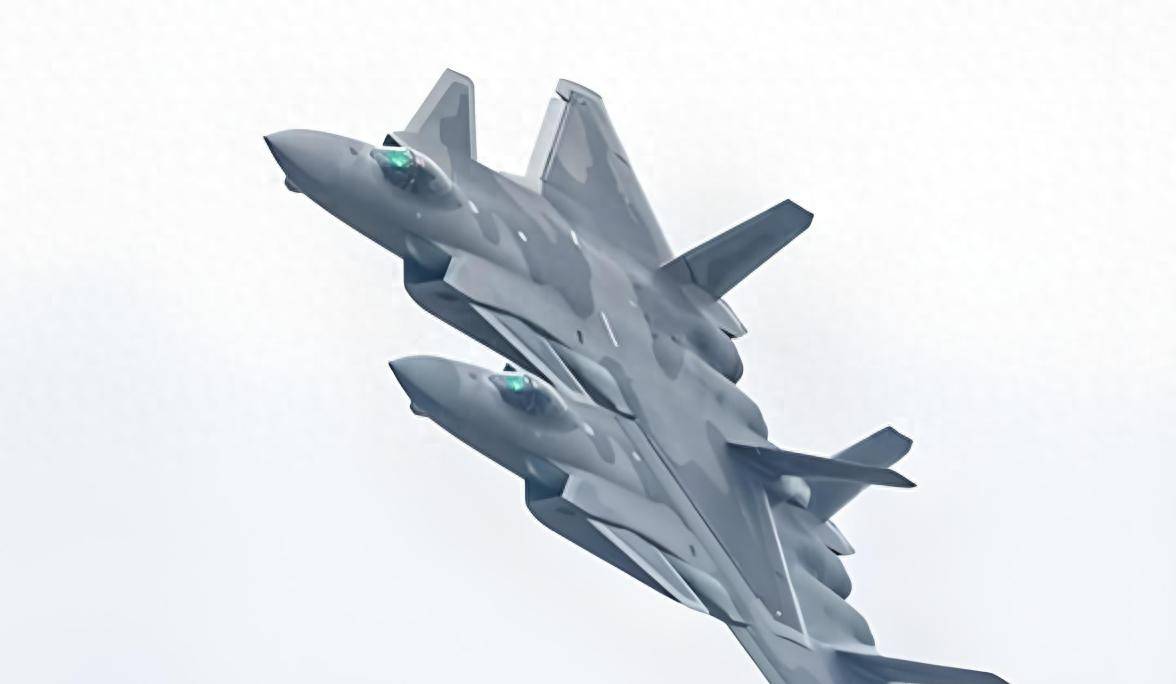 皇冠信用盘怎么开户_西方震惊！中国空军崛起！飞行员付出巨大：年训超200小时皇冠信用盘怎么开户，是美国军队近两倍