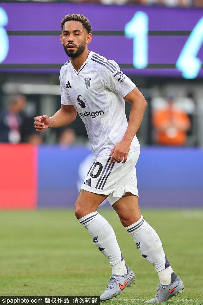 皇冠信用开户
_安东尼与曼联新援的私人聚会:离队传闻中的关键一幕