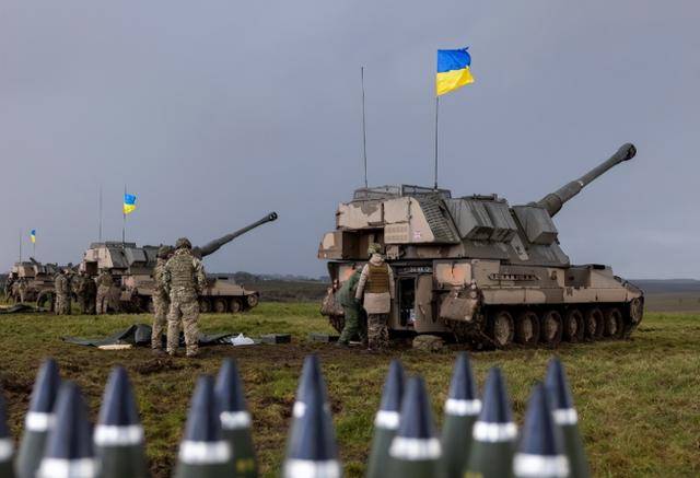 波兰丙组联赛_普京让步：同意美国保护乌克兰波兰丙组联赛，但要中国担保？泽连斯基高兴早了