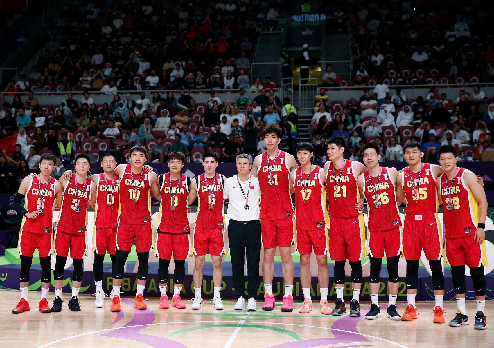 米德尔斯堡vs谢菲尔德联_篮协主席称赞郭士强团队：简单纯粹 业余时间都在谈战术