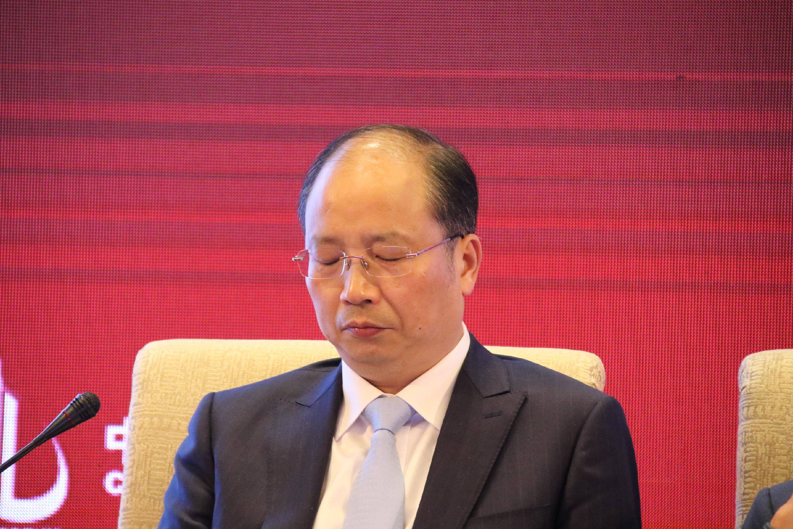 黑山vs捷克足球_中国证监会原主席易会满被查 其银行学校多名同学先期落马