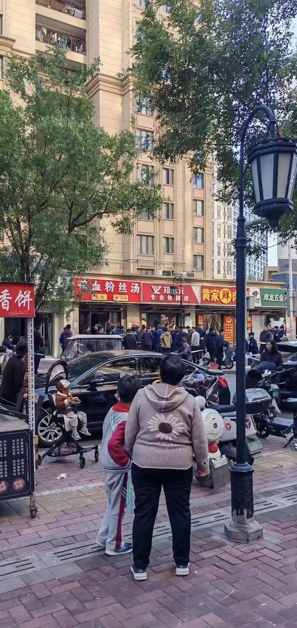 皇冠信用网开户_山东济南一临街餐饮店发生爆炸皇冠信用网开户，疑有人员受伤！应急、公安、消防等多个部门现场处置