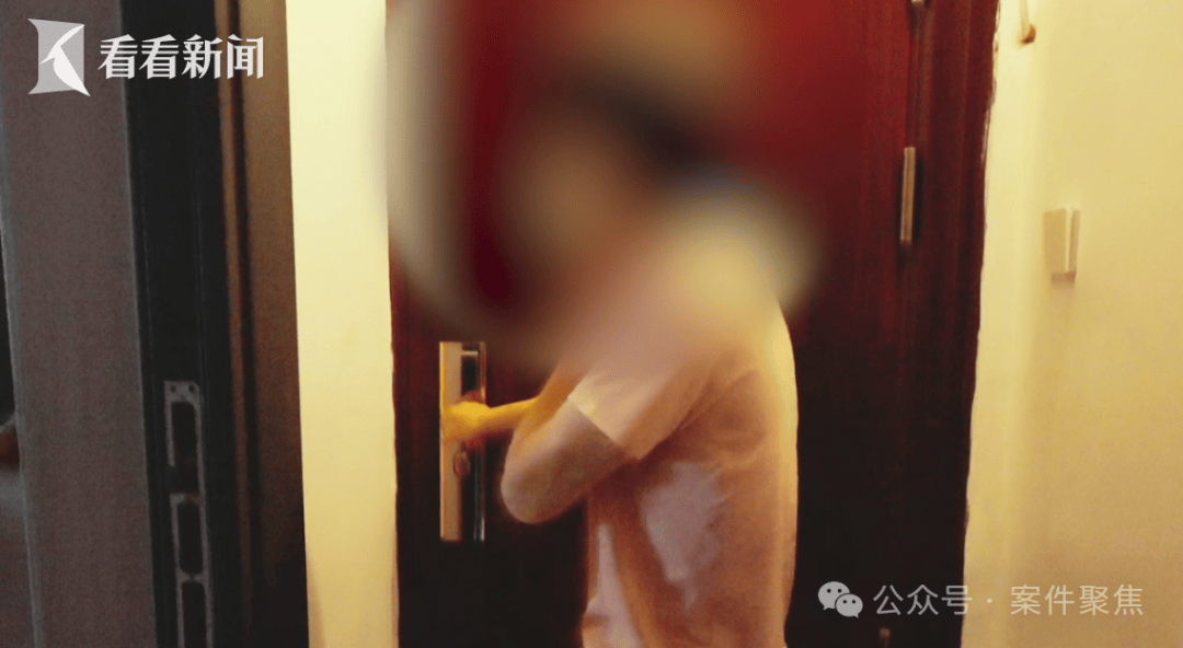 阿尔及利亚足球_“我妈都被你逼得心脏病去世了!”上海邻里纠纷酿悲剧阿尔及利亚足球,仅仅因为几扇门