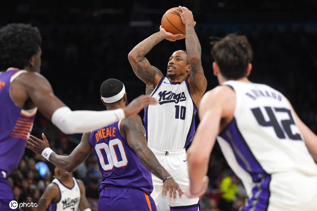 皇冠app_威少加冕控卫历史得分王 布克33分太阳送国王四连败