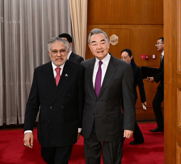 皇冠A盘_王毅：皇冠A盘我们从不认为哪一个国家可以充当国际警察